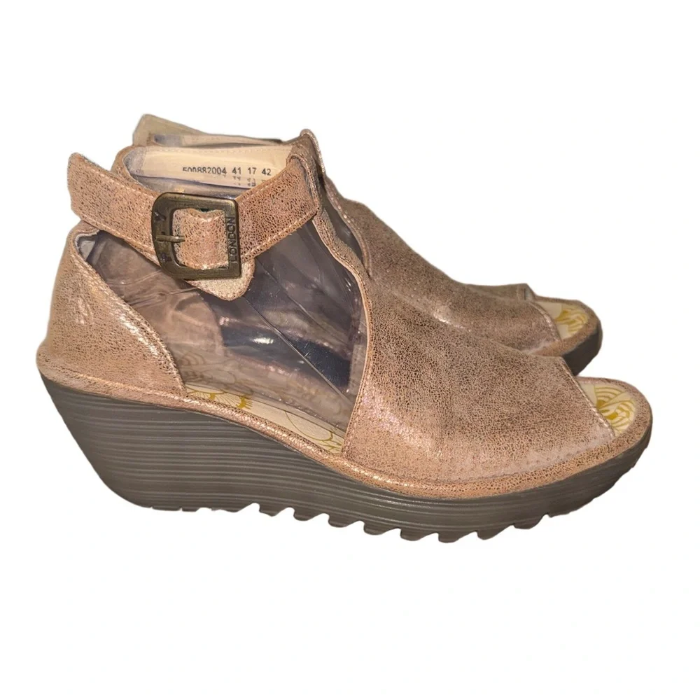 FLY London Yala Wedge Sandals 41 US 10 Rose Gold Metallic Leather Peep Toe - Picture 2 of 7